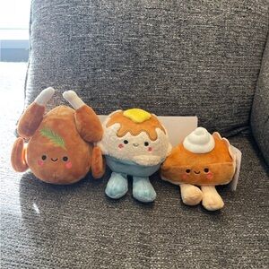 Hallmark Magnetic Plush